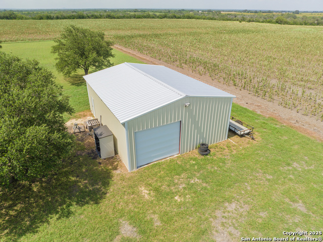 Listing photo id 20 for 472 County Road 444