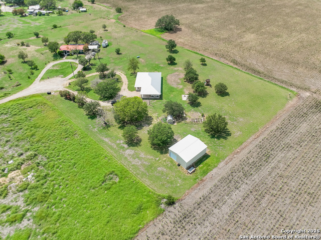 Listing photo id 24 for 472 County Road 444