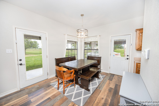 Listing photo id 3 for 472 County Road 444