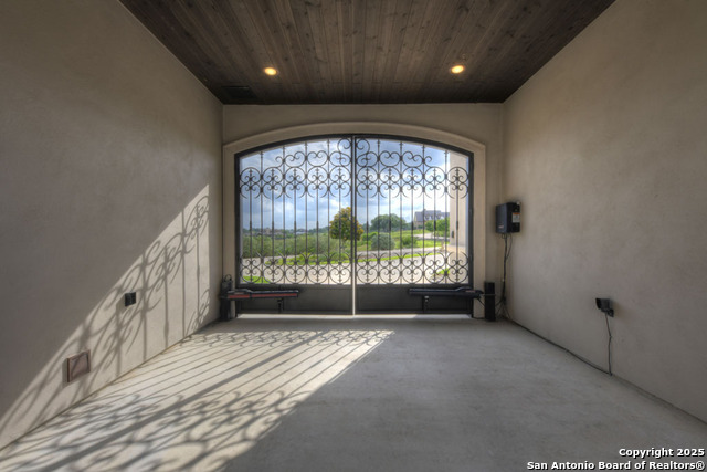 Listing photo id 37 for 1006 Ranger Ridge