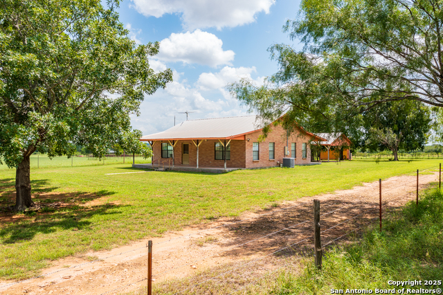 Details for 8041 Fm 2200, Yancey, TX 78886