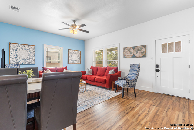 Listing photo id 2 for 403 Givens