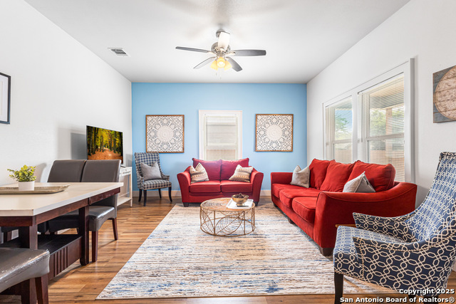 Listing photo id 4 for 403 Givens