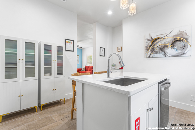 Listing photo id 5 for 403 Givens