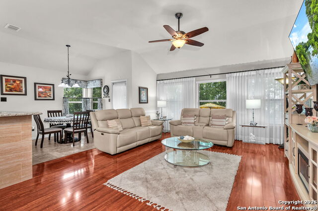 Image 16 of 26 For 5809 Devonwood St