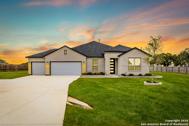 Details for 127 Arched Oak, Floresville, TX 78114