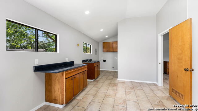 Listing photo id 16 for 6311 Macaw