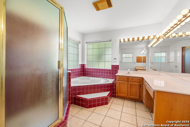 Listing photo id 11 for 7502 Linkmeadow St