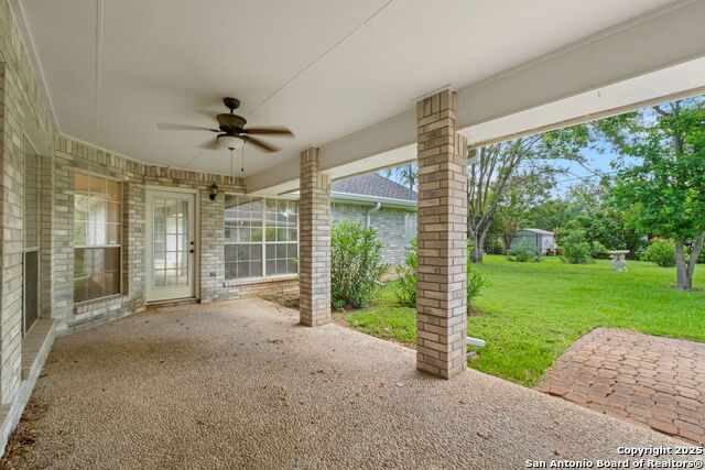 Listing photo id 17 for 7502 Linkmeadow St