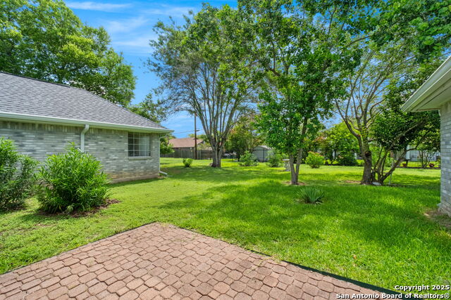 Listing photo id 18 for 7502 Linkmeadow St