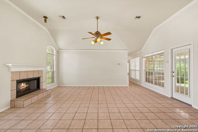 Listing photo id 4 for 7502 Linkmeadow St