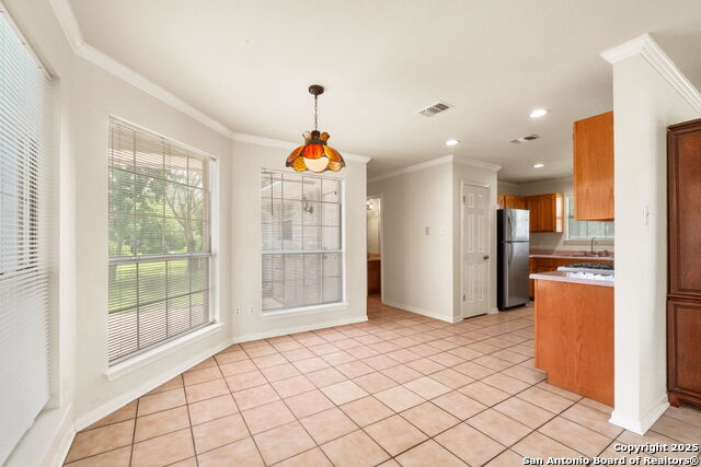 Listing photo id 6 for 7502 Linkmeadow St
