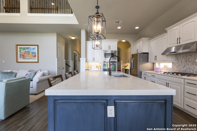 Image 14 of 55 For 8918 Irving  
