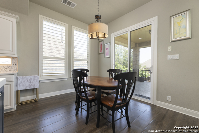 Image 18 of 55 For 8918 Irving  