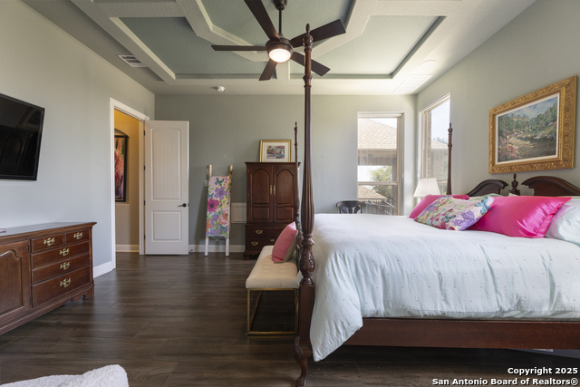 Image 20 of 55 For 8918 Irving  
