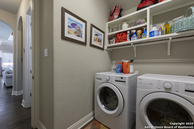 Image 23 of 55 For 8918 Irving  