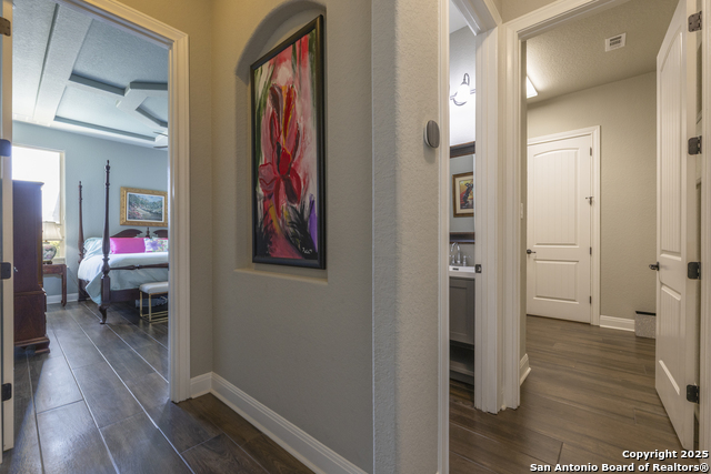 Image 34 of 55 For 8918 Irving  