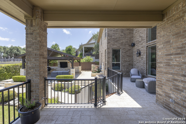 Image 42 of 55 For 8918 Irving  