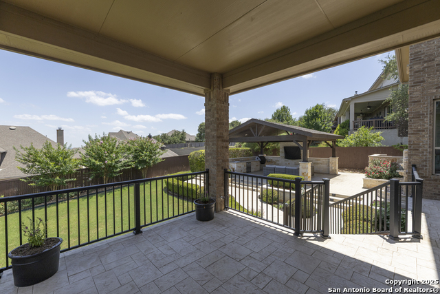 Image 43 of 55 For 8918 Irving  