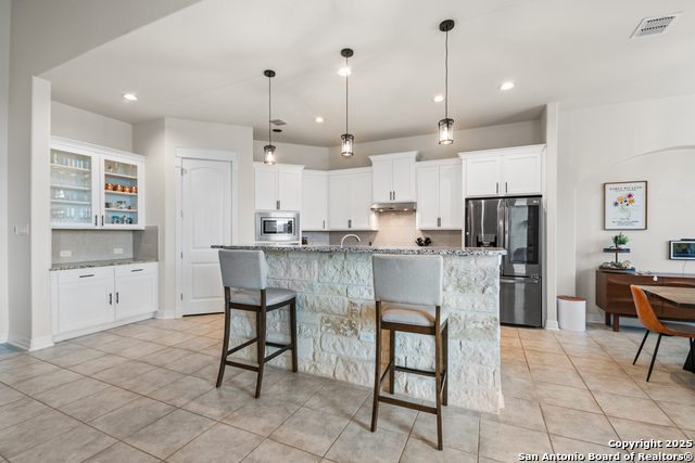 Listing photo id 9 for 7710 Hays Hill