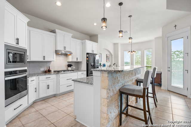 Listing photo id 10 for 7710 Hays Hill