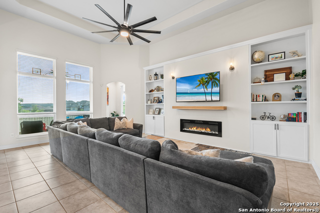 Listing photo id 7 for 7710 Hays Hill