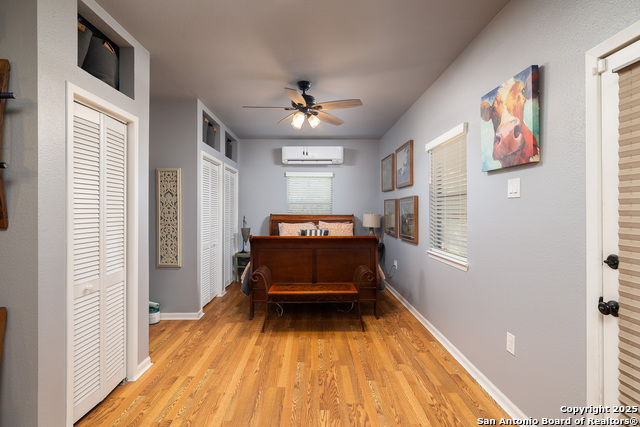 Image 11 of 27 For 1060 Forest View Dr