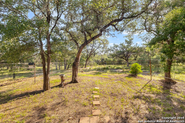 Image 16 of 27 For 1060 Forest View Dr