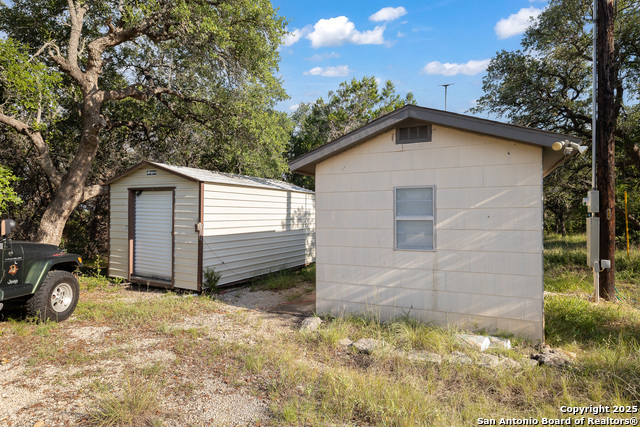 Image 18 of 27 For 1060 Forest View Dr