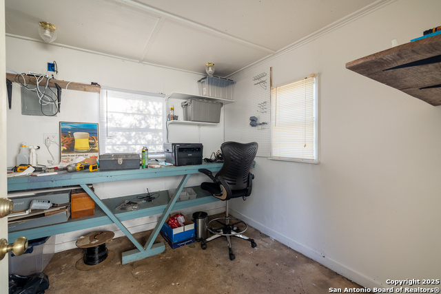 Image 19 of 27 For 1060 Forest View Dr