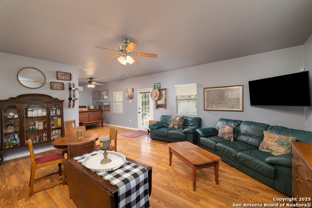 Image 9 of 27 For 1060 Forest View Dr