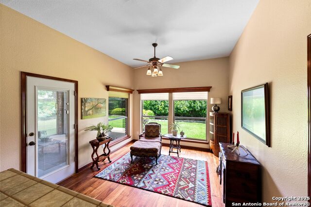 Listing photo id 11 for 2250 Providence