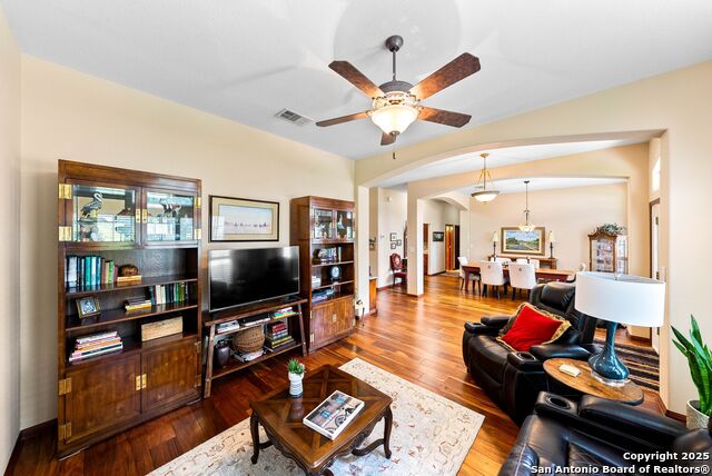Listing photo id 14 for 2250 Providence