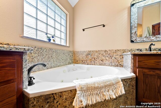 Listing photo id 22 for 2250 Providence