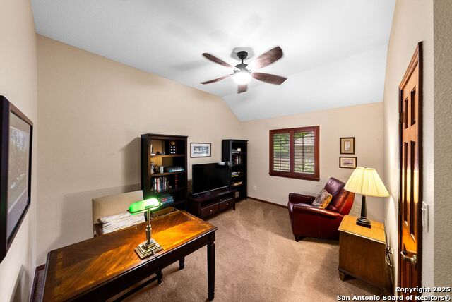 Listing photo id 24 for 2250 Providence