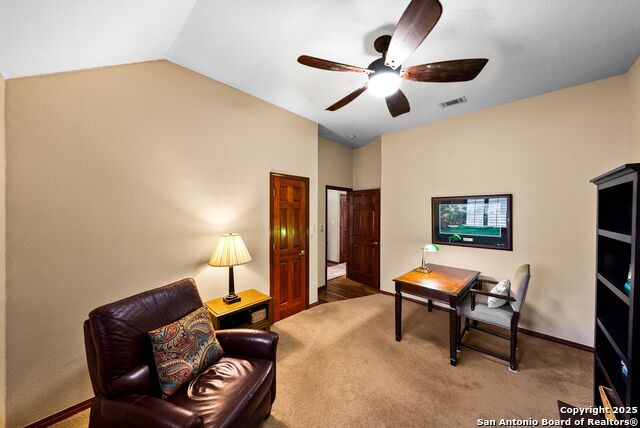 Listing photo id 25 for 2250 Providence