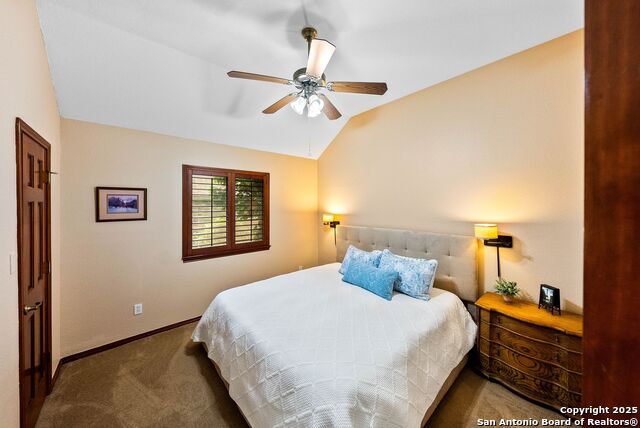 Listing photo id 26 for 2250 Providence