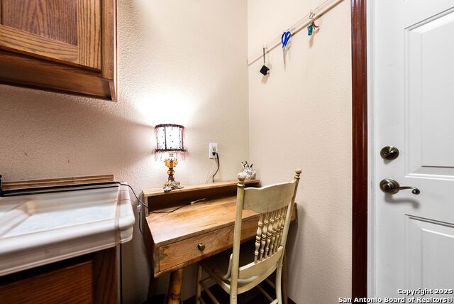 Listing photo id 31 for 2250 Providence