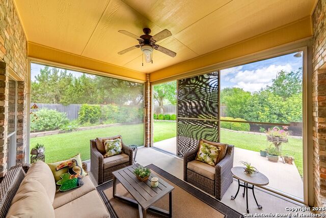 Listing photo id 32 for 2250 Providence