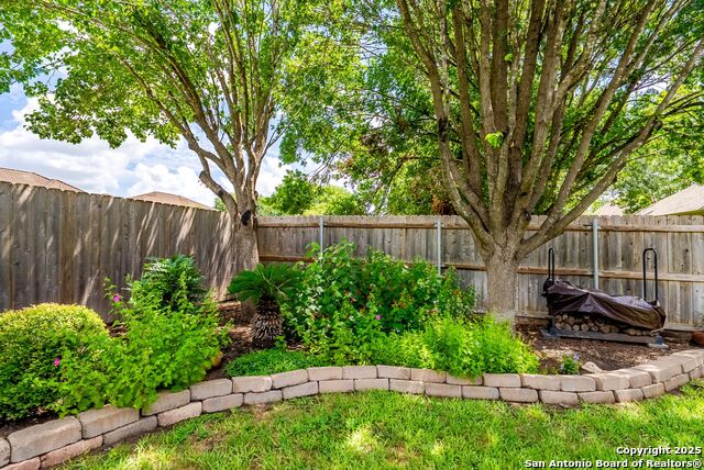 Listing photo id 36 for 2250 Providence