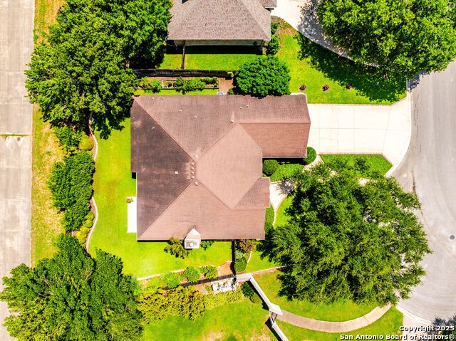 Listing photo id 38 for 2250 Providence