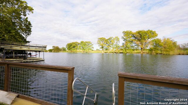 Listing photo id 48 for 2250 Providence