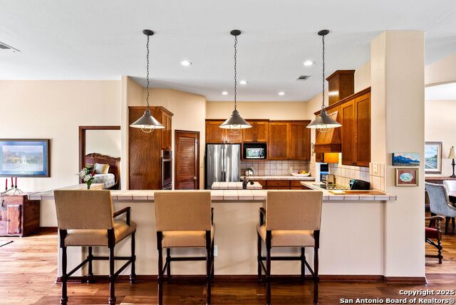 Listing photo id 6 for 2250 Providence