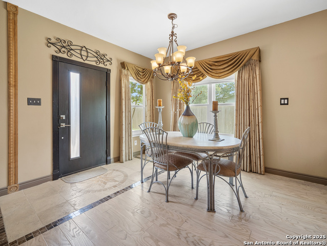 Listing photo id 13 for 4443 Canary Bnd