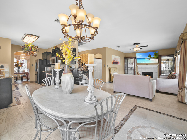 Listing photo id 14 for 4443 Canary Bnd
