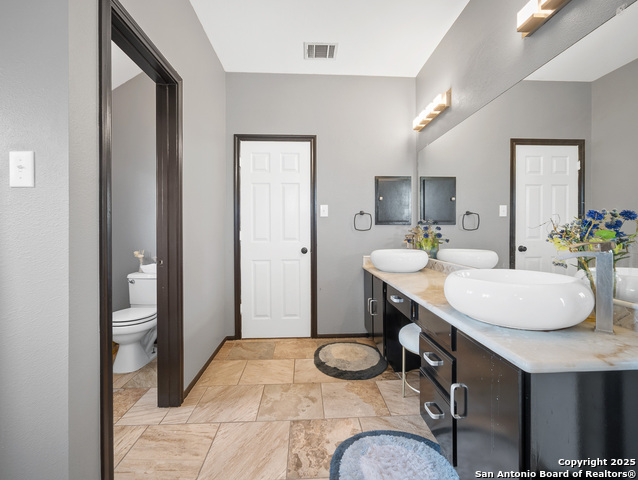 Listing photo id 23 for 4443 Canary Bnd