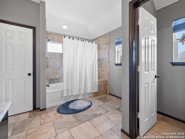 Listing photo id 24 for 4443 Canary Bnd