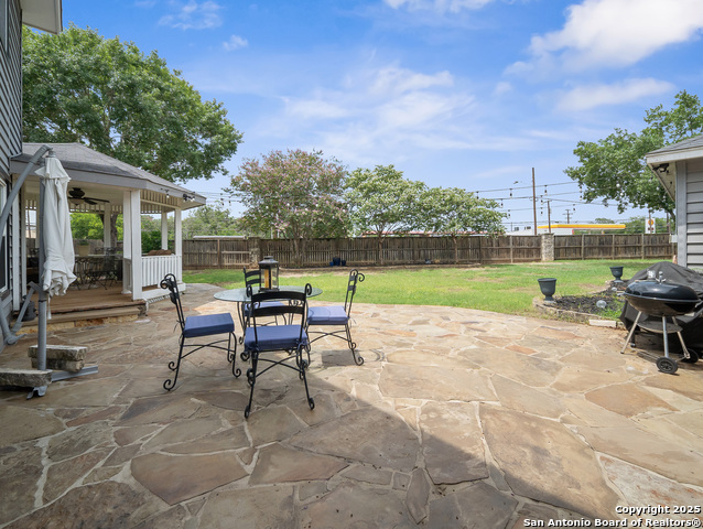Listing photo id 30 for 4443 Canary Bnd