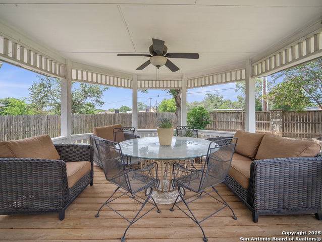 Listing photo id 34 for 4443 Canary Bnd