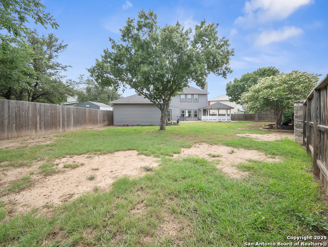Listing photo id 35 for 4443 Canary Bnd